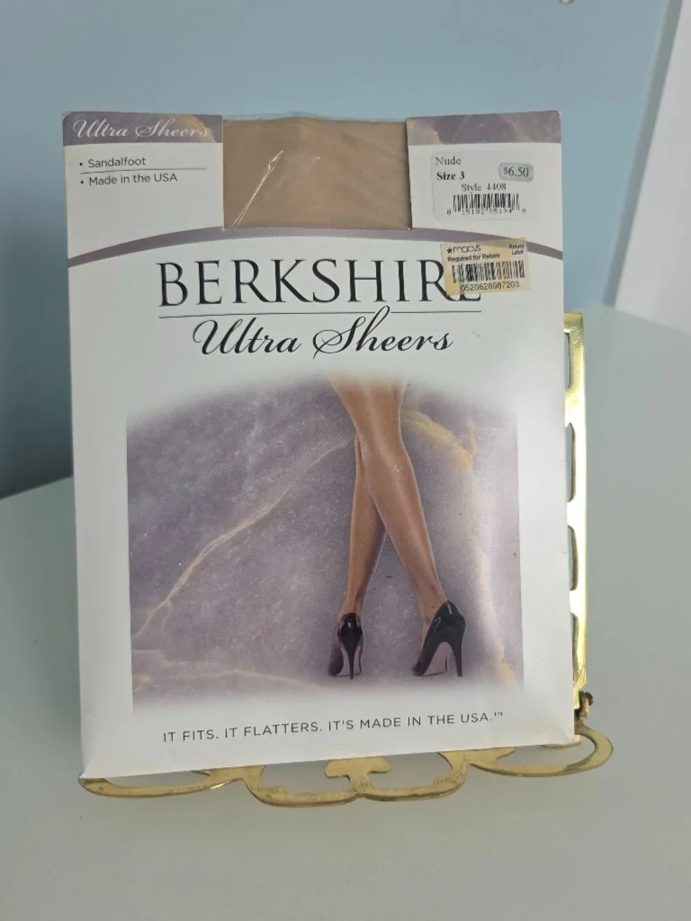 PANTYHOSE,BERKSHIRE ULTRA SHEERS , NON-CONTROL TOP, SANDALFOOT, NUDE SIZE 3, NWT